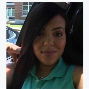 Meet your Posher, Cinthia